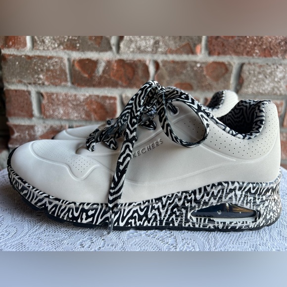 Women's Jen Stark Street Uno Mini Drip Black and White Sneaker size 10 - Picture 2 of 8